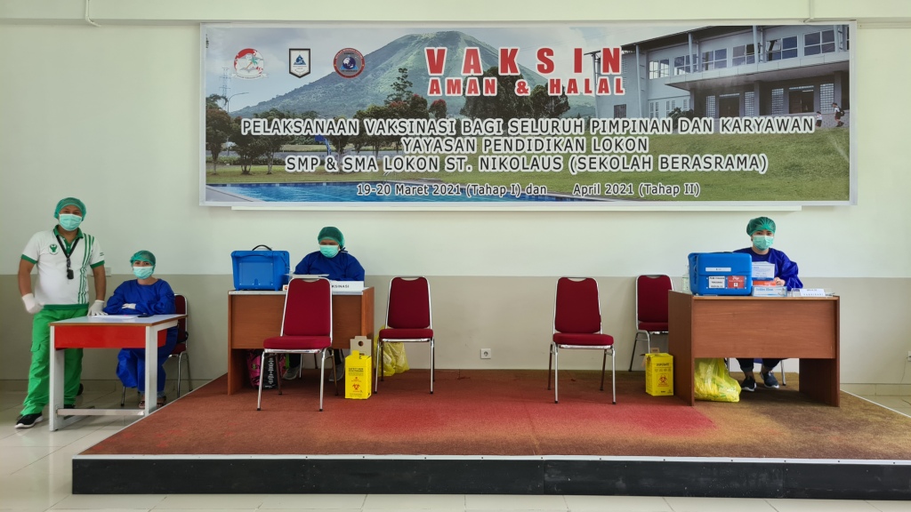 vaksinasi covid19 tahap 1 LOSNITO SMP Lokon SMA Lokon Sekolah Berasrama Tomohon