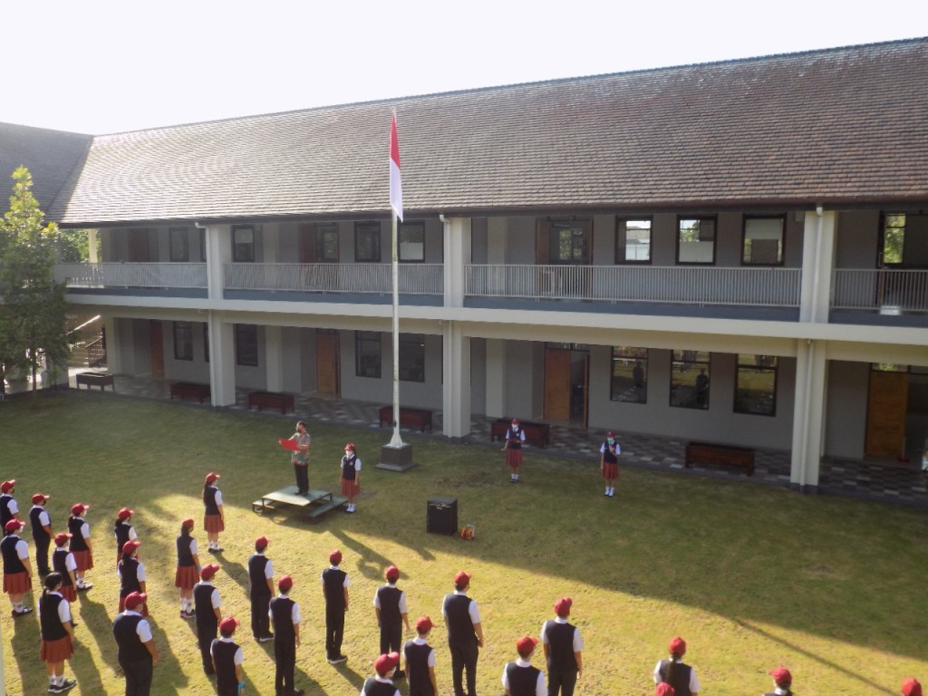 smp lokon sma lokon upacara hari sumpah pemuda losnito yayasan pendidikan lokon sekolah berasrama losnito