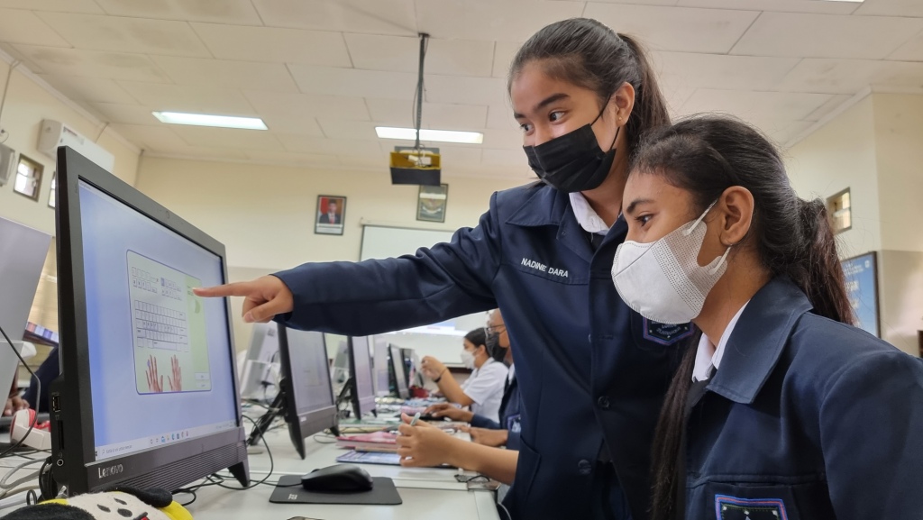 blind typing touch typing smp sma lokon st nikolaus kota tomohon sekolah asrama terbaik sulawesi utara manado