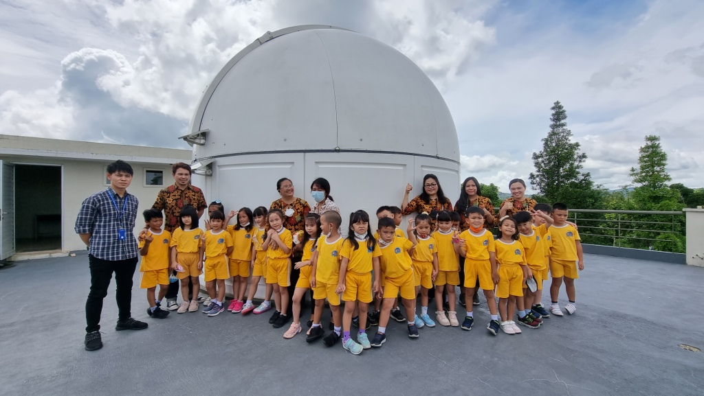 happy holy kids tomohon smp sma lokon losnito sekolah terbaik asrama sulawesi utara