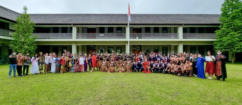 hari pendidikan nasional hardiknas 2022 smp sma lokon santo nikolaus kota tomohon manado sulawesi utara losnito sekolah asrama terbaik