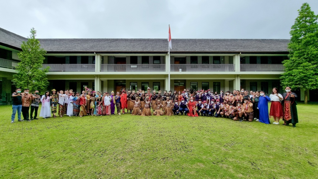 hari pendidikan nasional hardiknas 2022 smp sma lokon santo nikolaus kota tomohon manado sulawesi utara losnito sekolah asrama terbaik